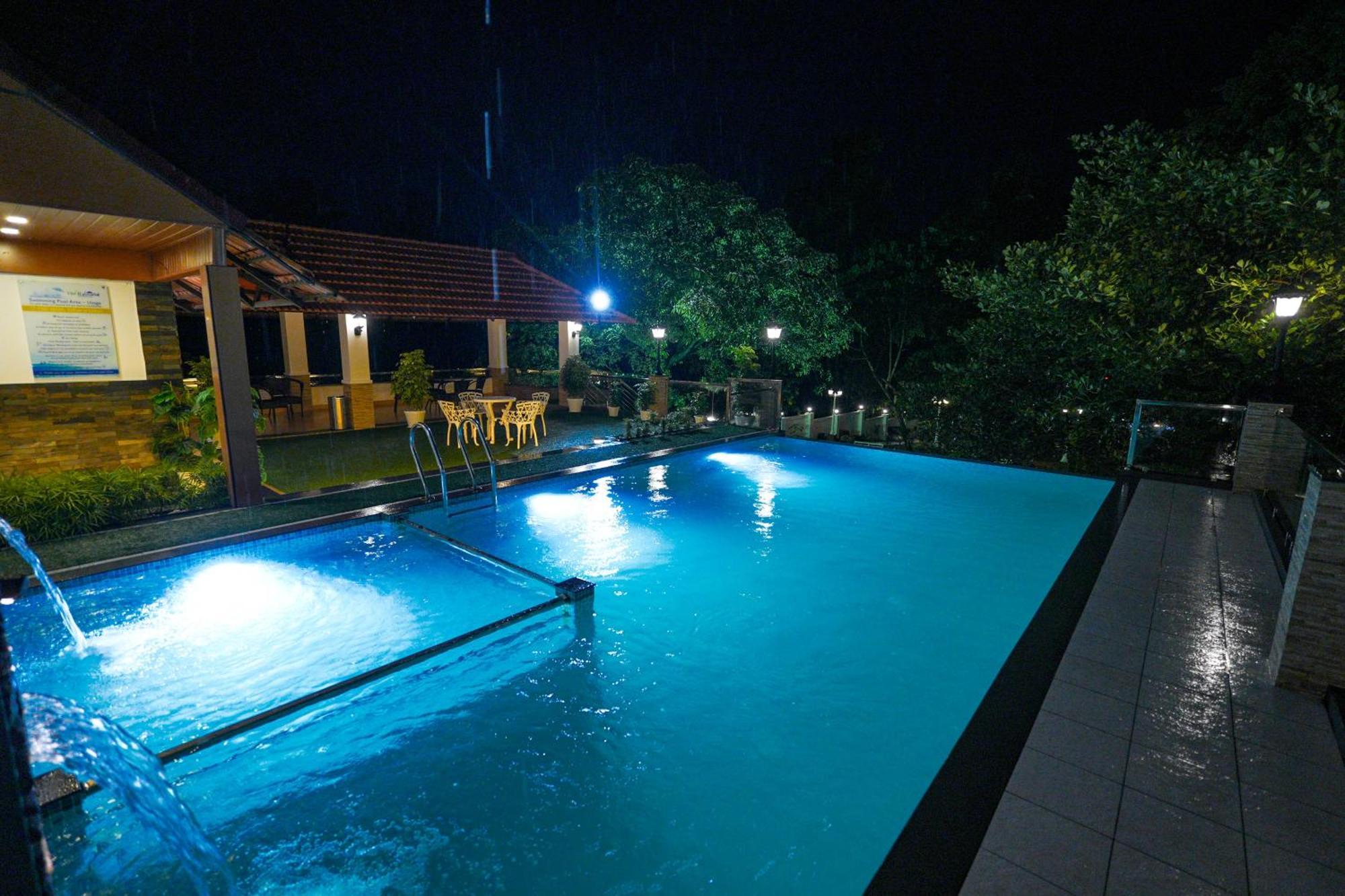 Athirappilly Rainland Resort Exterior photo